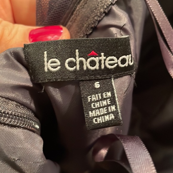 Strapless dress in silver colour. Never worn from le chateau. No tags attached. - Picture 5 of 5